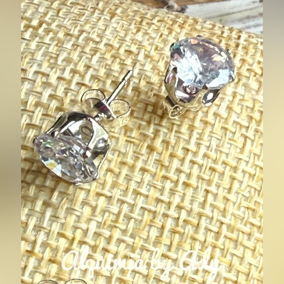 Simple 10mm zirconia stud earrings sterling silver - Picture 1 of 2